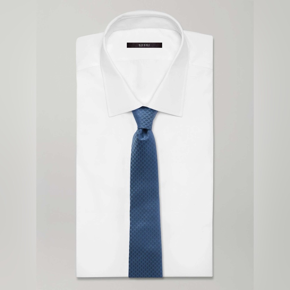 Gucci GG Navy Blue Silk Tie Like New - Picture 2 of 11